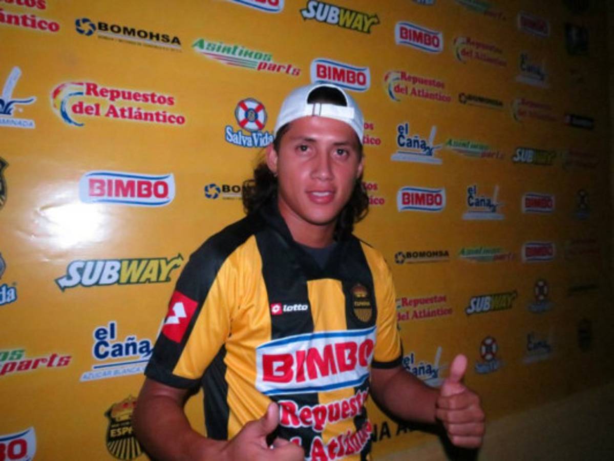 Aldo Oviedo firmó por 5 años con Real España