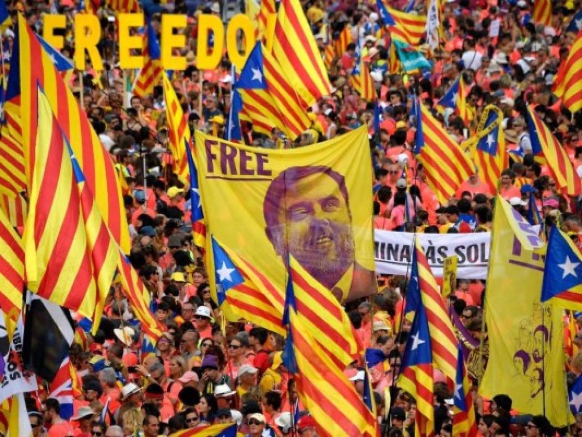 Gobierno español indulta a los líderes independentistas catalanes presos