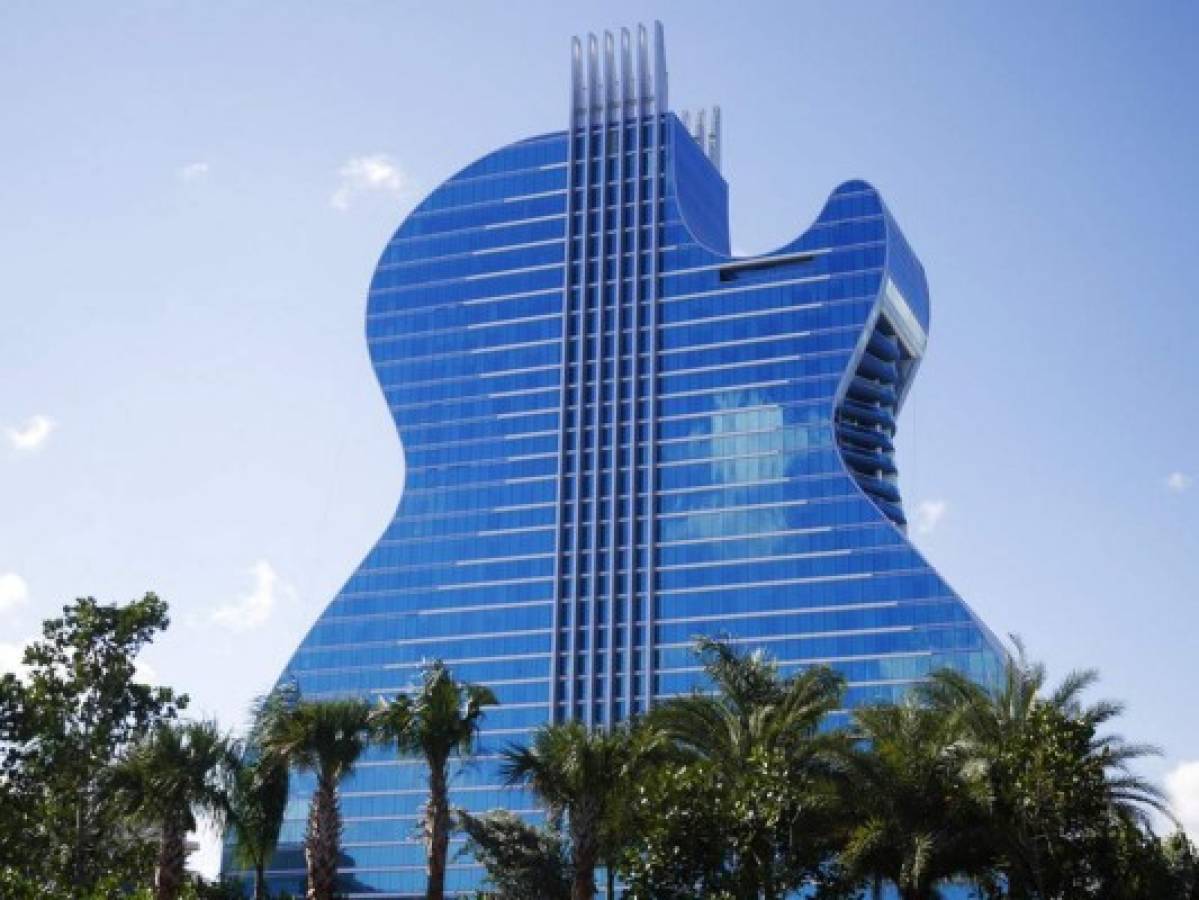 Inauguran hotel con forma de guitarra en sur de Florida