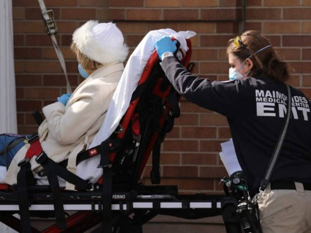 Bajan muertes por coronavirus en EEUU a 1,514 este domingo