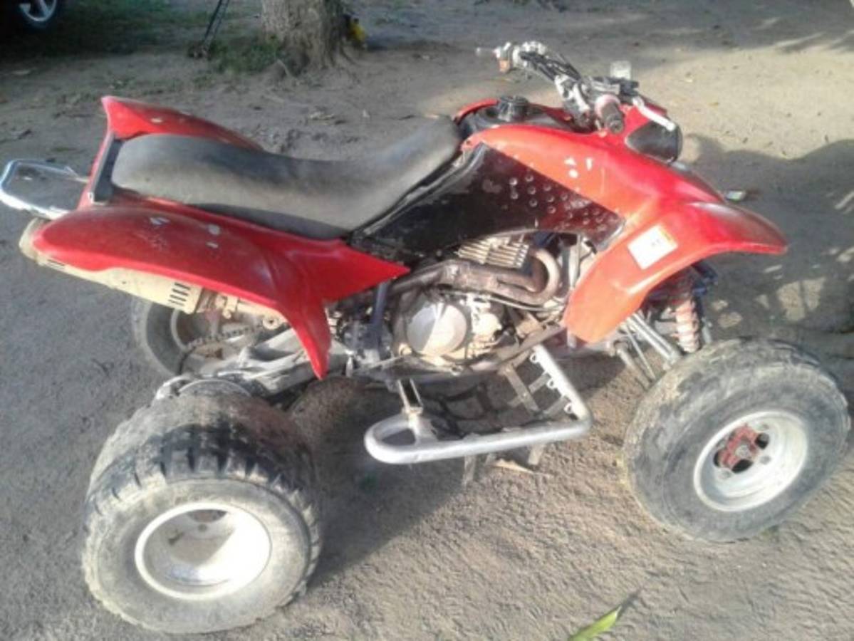 Decomisan al menos ocho vehículos tras allanamiento en vivienda de supuesto asesino   