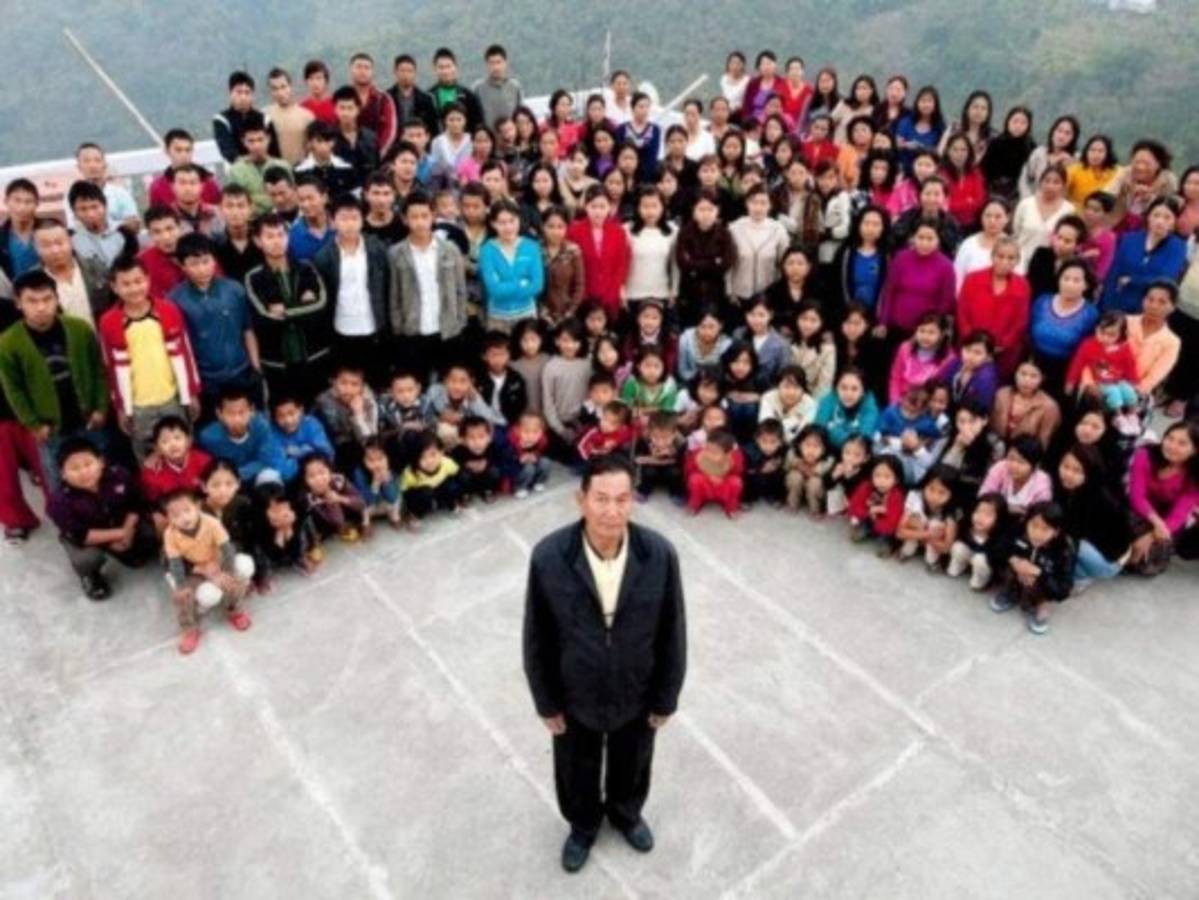 India: Líder de secta muere a los 76 años y deja viudas a 39 mujeres