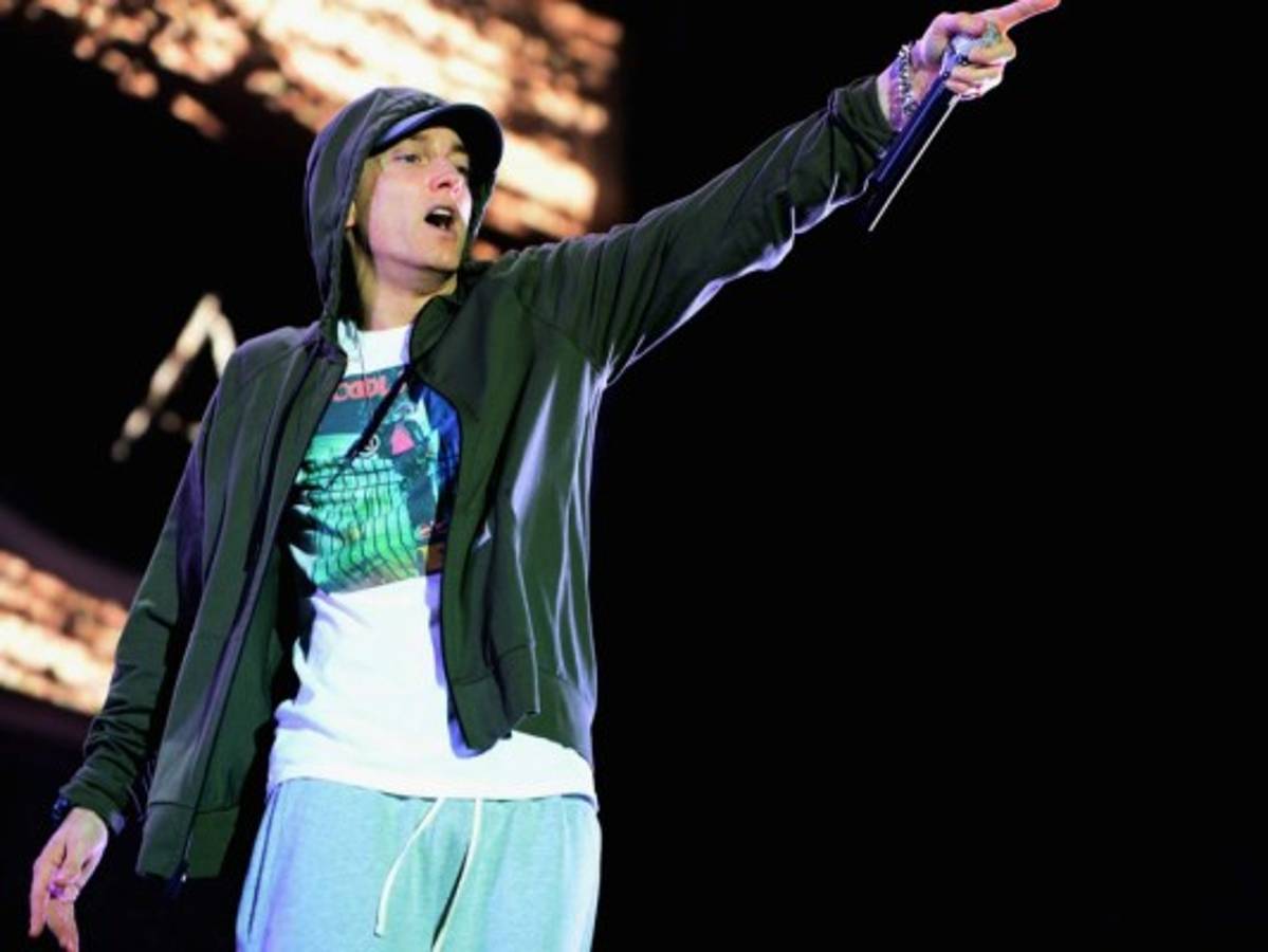 Eminem regresa a la música de la mano de Beyoncé; su nuevo sencillo 'Walk on Water' está increíble