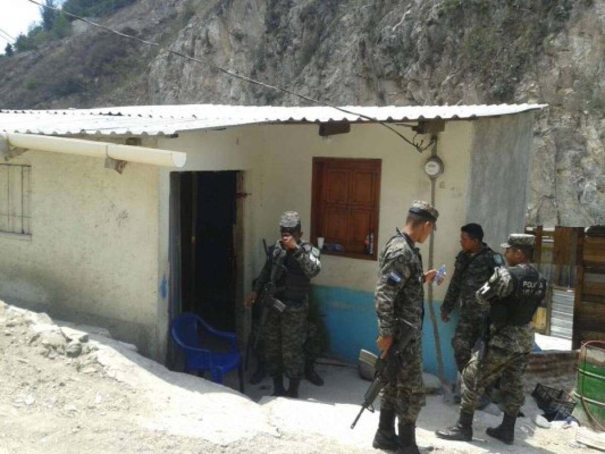 La Policía Militar y de Orden Público prometió a los vecinos de esa colonia brindarles seguridad durante las 24 horas de cada día.