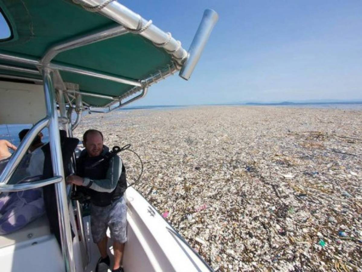 Isla de basura en Mar Caribe hondureño resalta y causa alarma en el mundo