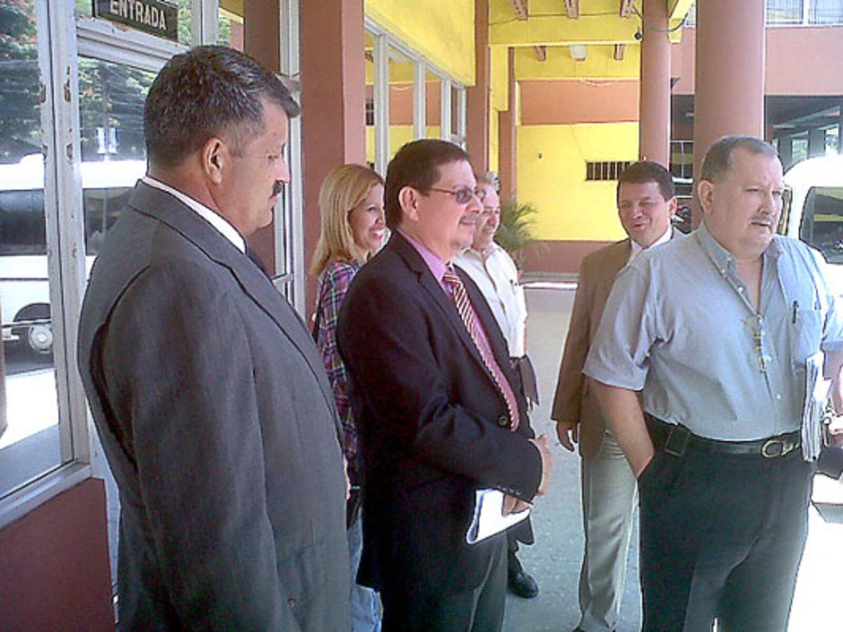 Pastores presentan denuncia contra JOH