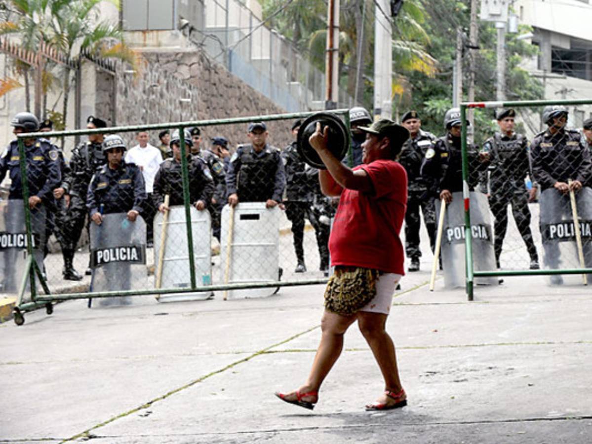 Frente Nacional de Resistencia conmemora tres años del derrocamiento de Zelaya