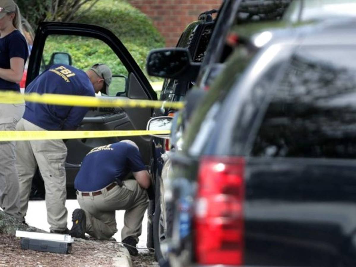 La policía busca los motivos del tirador que mató a 12 personas en EEUU