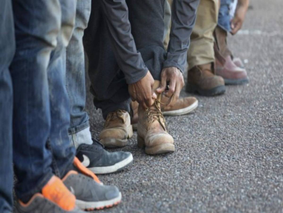 México: Encuentran a migrante sofocado dentro de tráiler