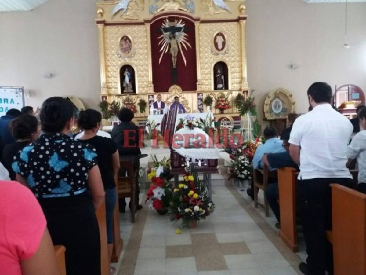 Multitudinario adiós al alcalde de El Triunfo, Edán Bustillo