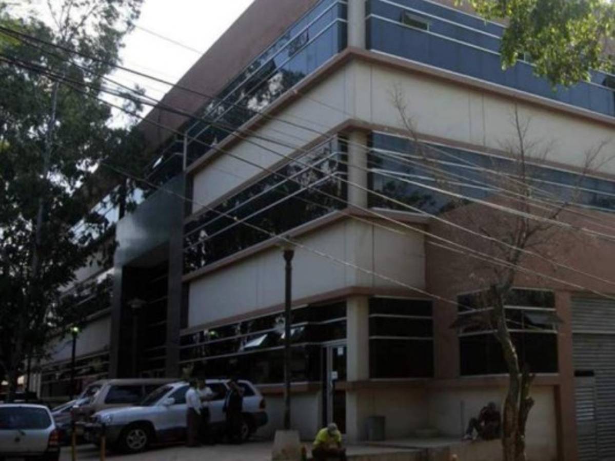 Menor mata a puñaladas a padrastro por presuntamente maltratar a su mamá en la capital