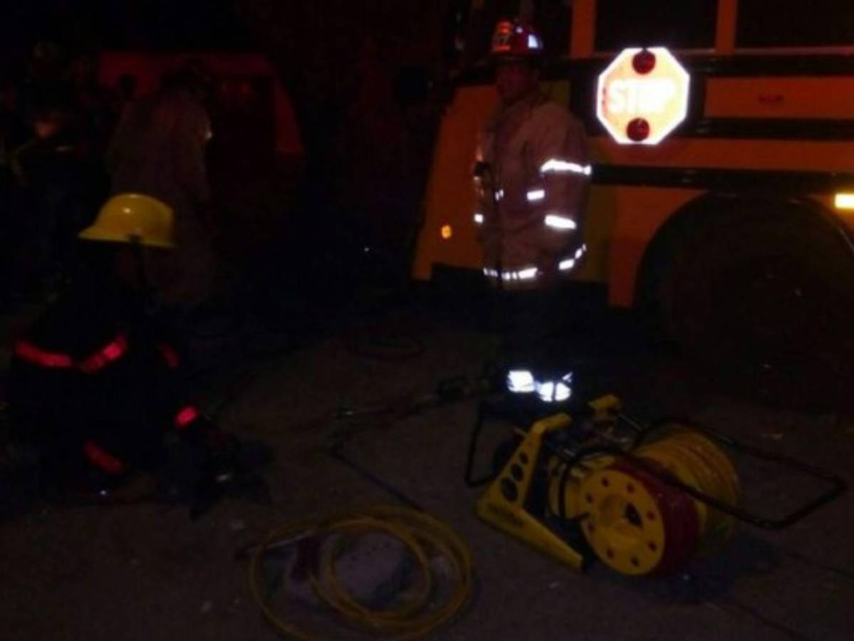 Al menos 15 heridos deja accidente de bus que impactó contra un árbol en Comayagua