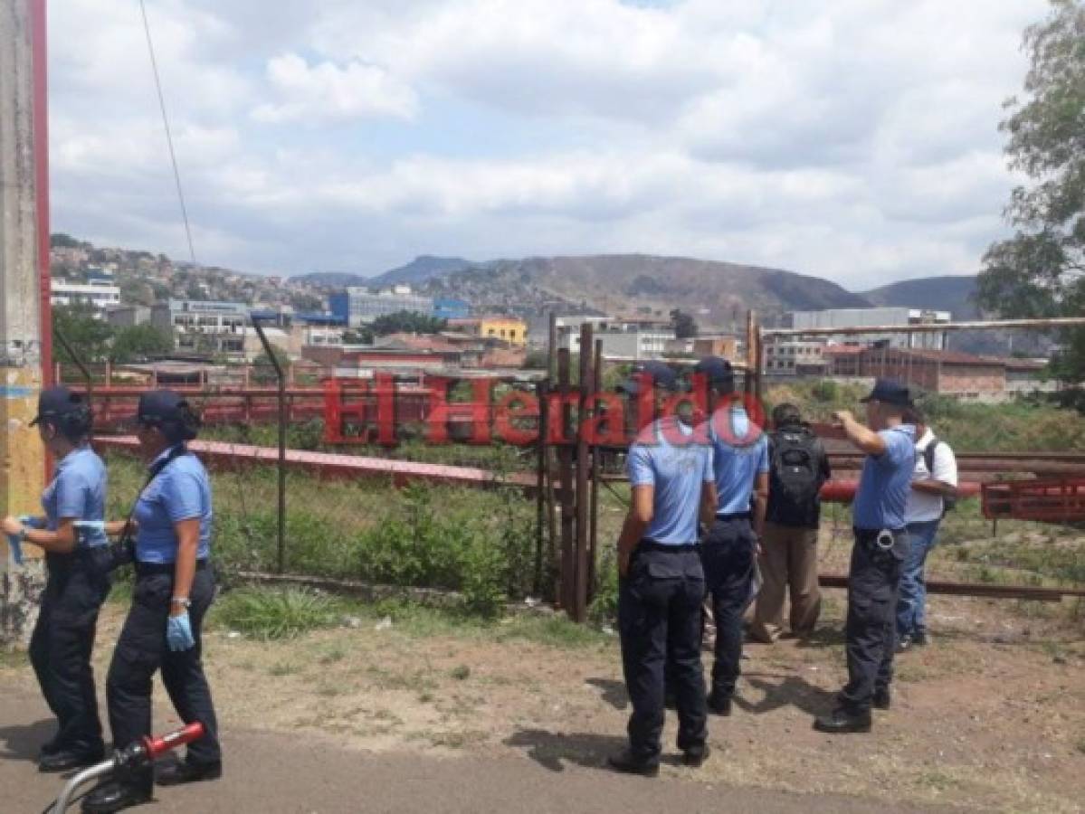 Hallan cadáver de una persona a inmediaciones del puente Juan Ramón Molina en la capital