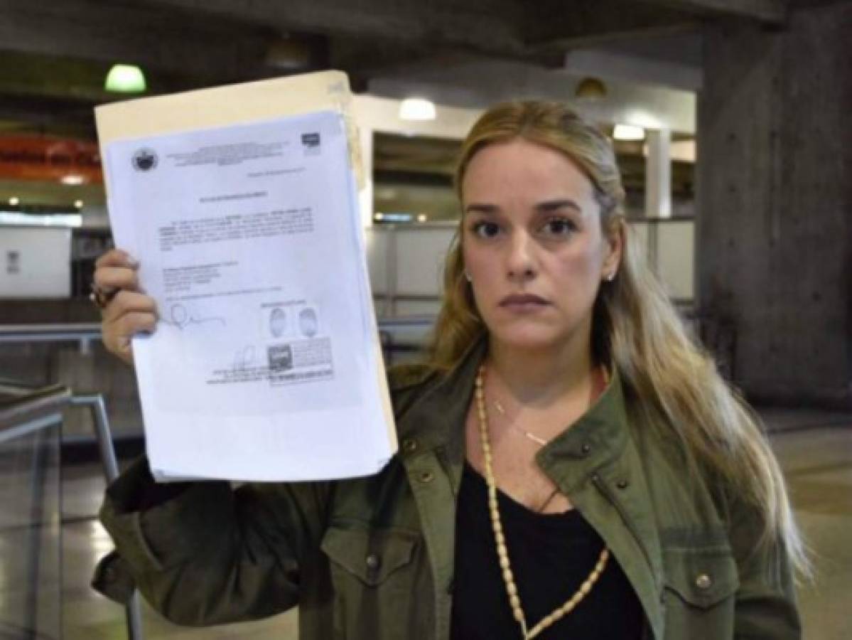 Lilian Tintori, esposa de Leopoldo López, denuncia que gobierno le prohibió salir de Venezuela