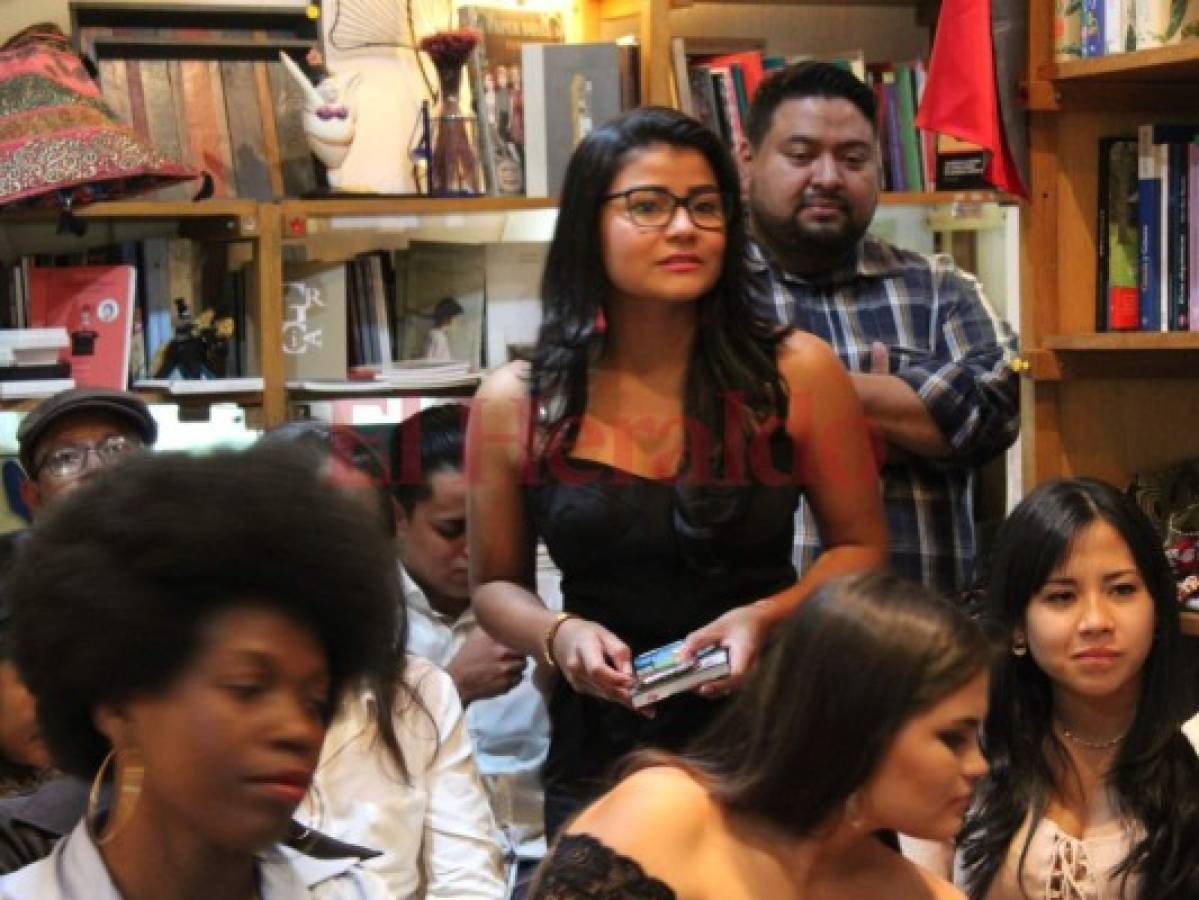 Escritora hondureña presenta su libro sobre mujeres inmigrantes en Madrid