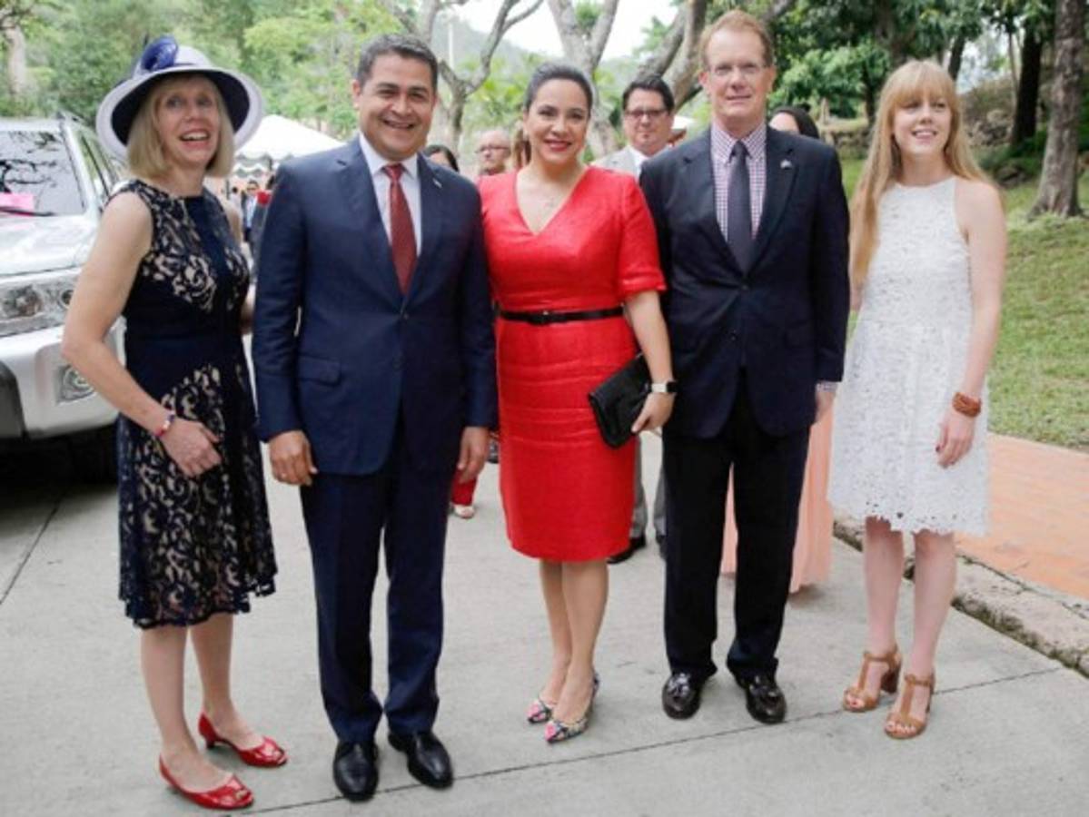 Un brindis por el aniversario de la independencia de los Estados Unidos de América