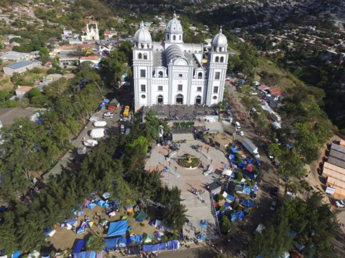 Honduras: Miles de peregrinos visitan a la Morenita en su cumpleaños