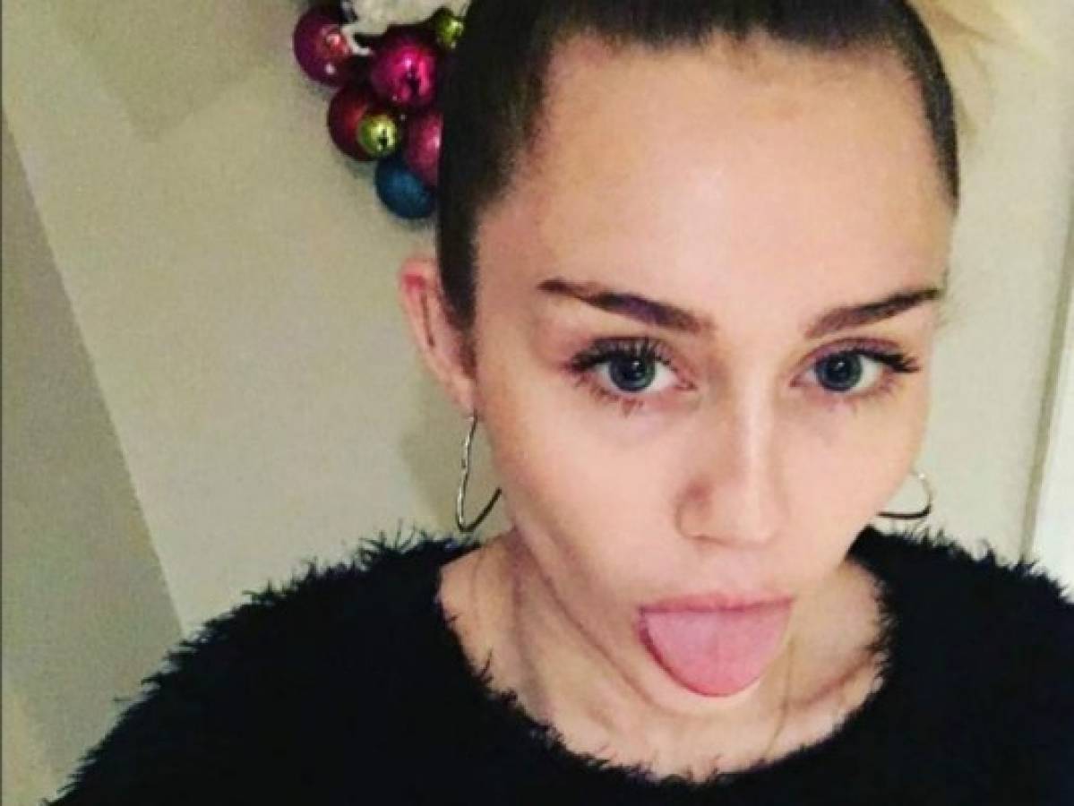 Hackean a Miley Cyrus y publican foto íntima