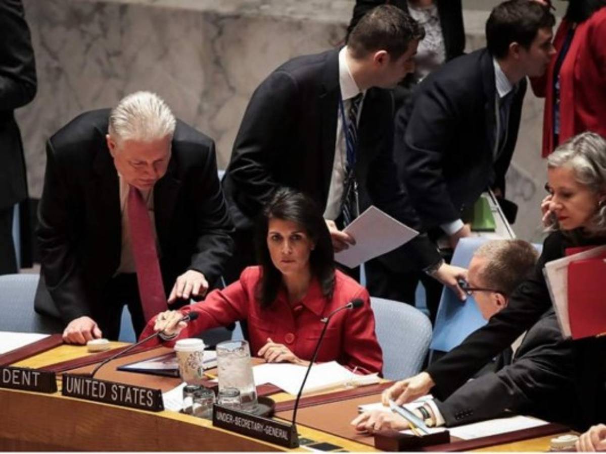 Estados Unidos pide a la comunidad internacional ahogar financieramente a Venezuela