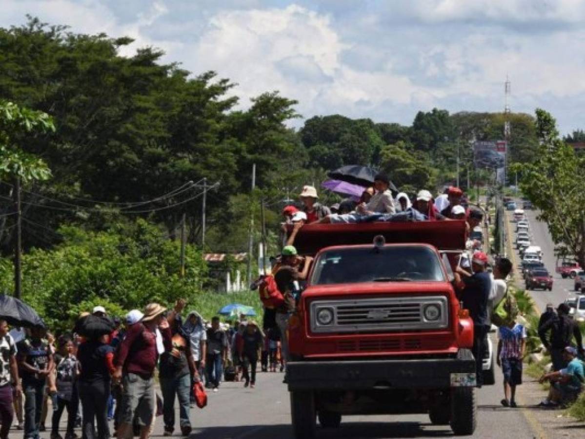 Caravana migrante suma integrantes en el sur de México rumbo a Estados Unidos