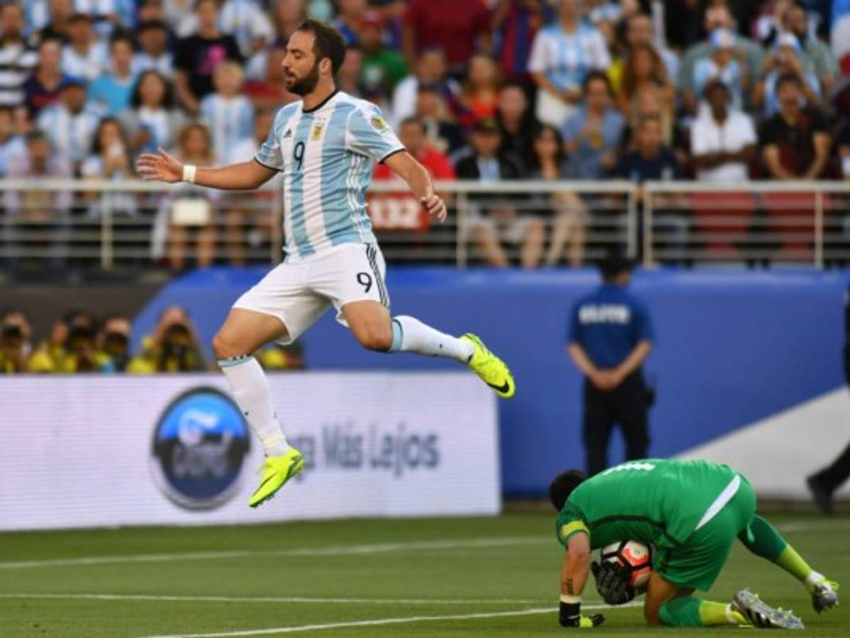 Argentina venció 2-1 a Chile con goles de Di María y Banegas