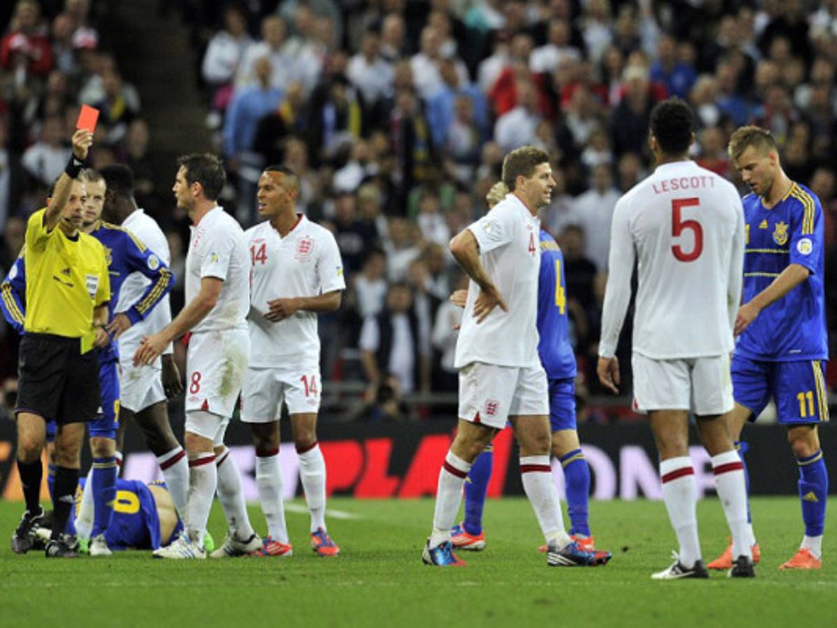 España, Alemania e Italia ganan sin brillo, Inglaterra empata en casa