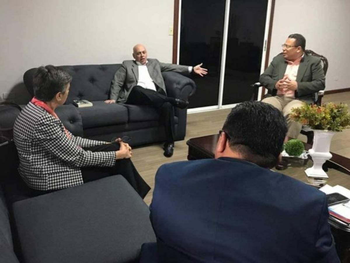 Presidenta de Transparencia Internacional se reunió con el fiscal Óscar Chinchilla