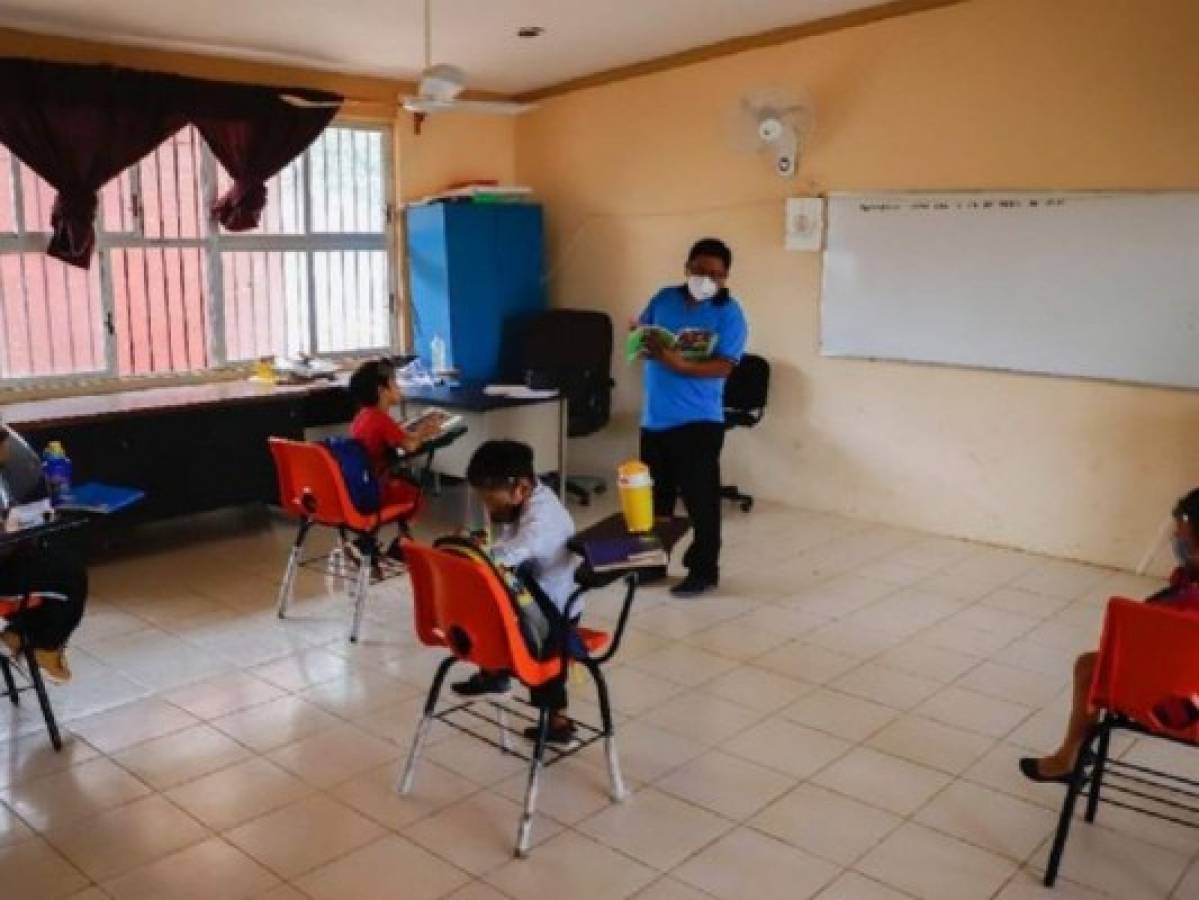 Campeche cierra escuelas por alza de contagios covid-19