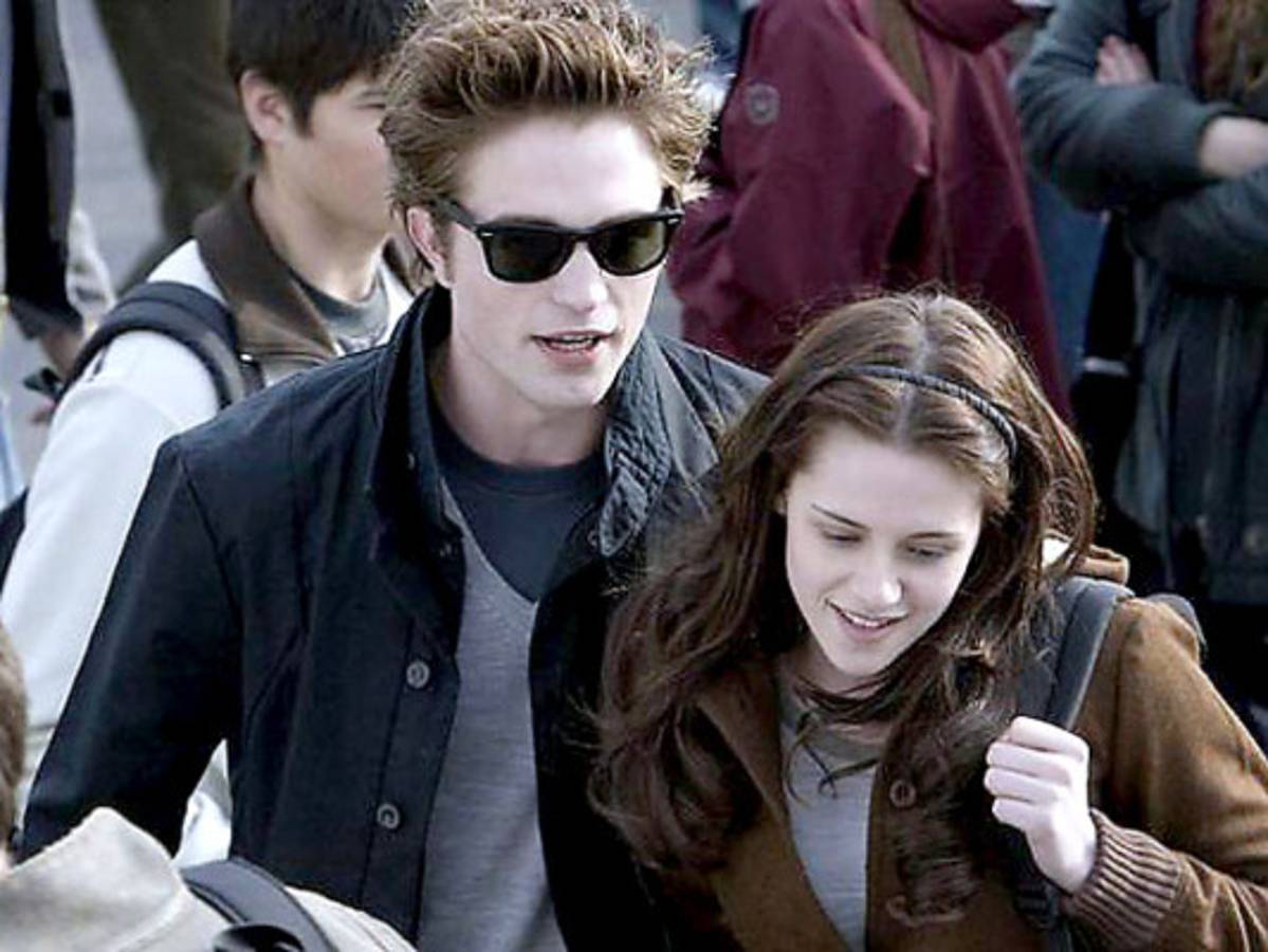 Robert Pattinson y Kristen Stewart lo intentan...pero sin sexo