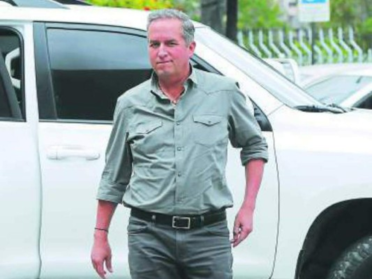 Álvarez a la alianza: 'Aunque nos echen la vaca les vamos a ganar por más de 500 mil votos'