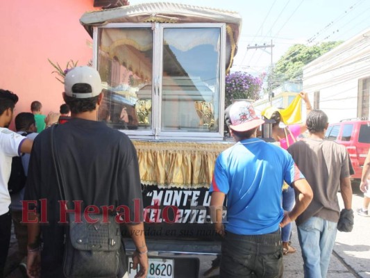 En Comayagua sepultan a uno de los muertos en el Estadio Nacional