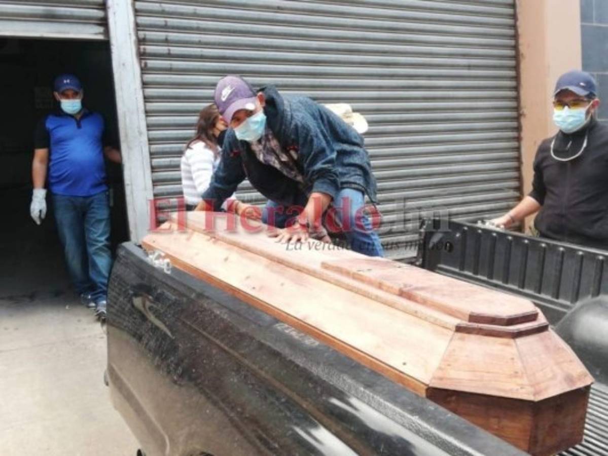 Retiran los cadáveres de dos hombres asesinados en Intibucá