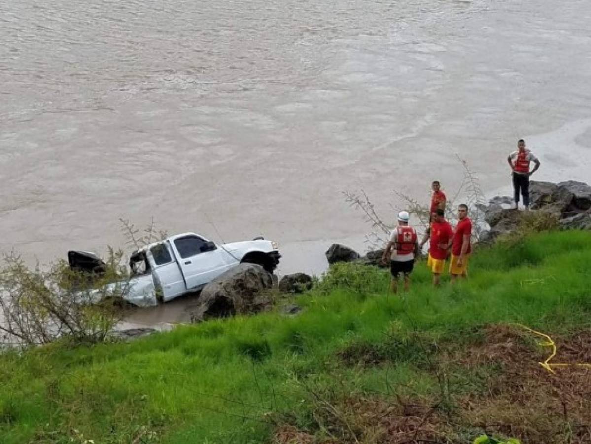 Honduras: Continúa la búsqueda de las tres personas que desaparecieron en el río Ulúa tras accidente de tránsito