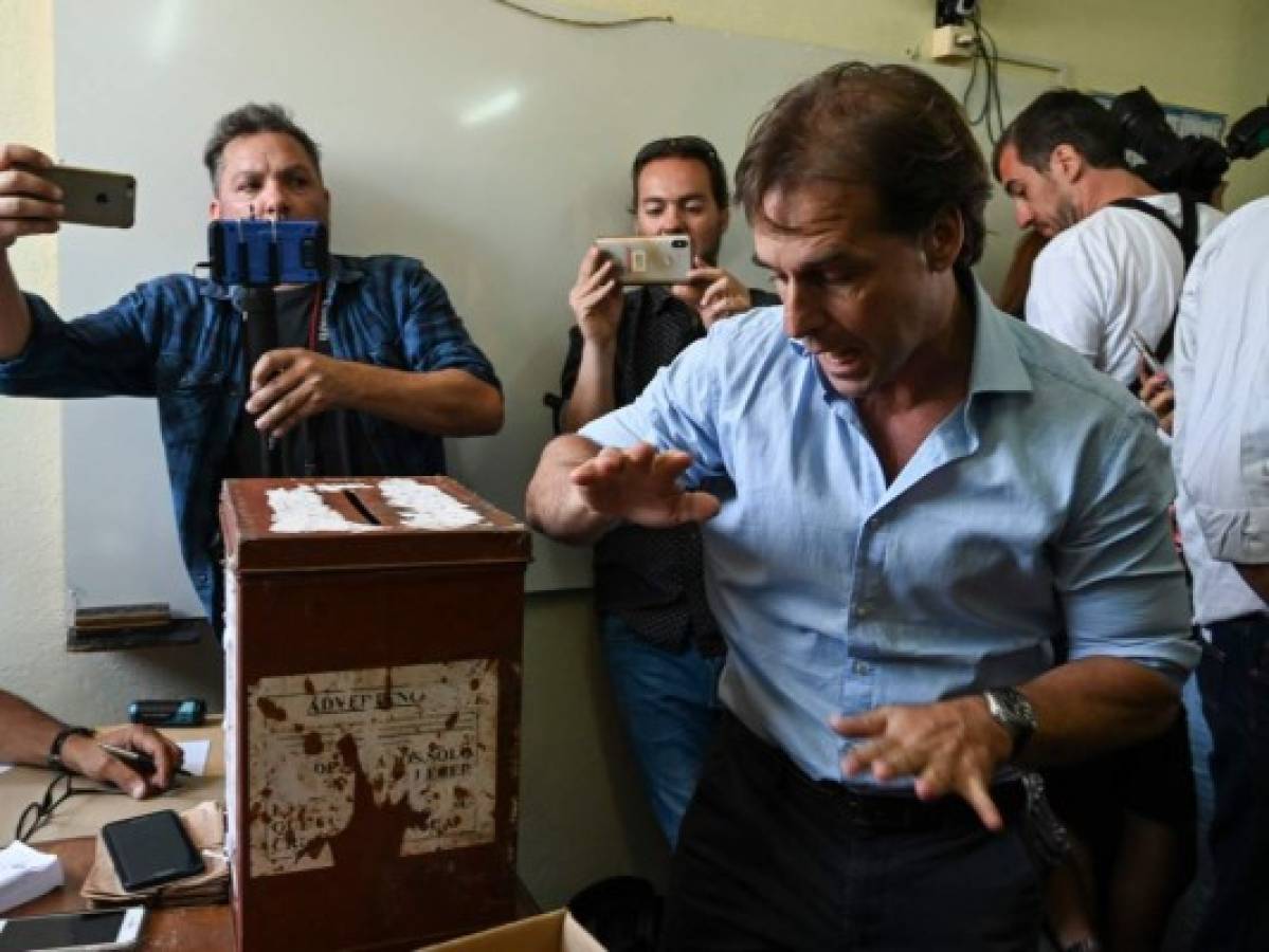 Uruguay elige presidente con centroderechista como claro favorito
