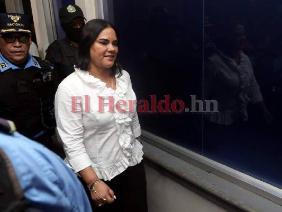 Ministerio Público acusó a Rosa Elena Bonilla con base en fotocopias