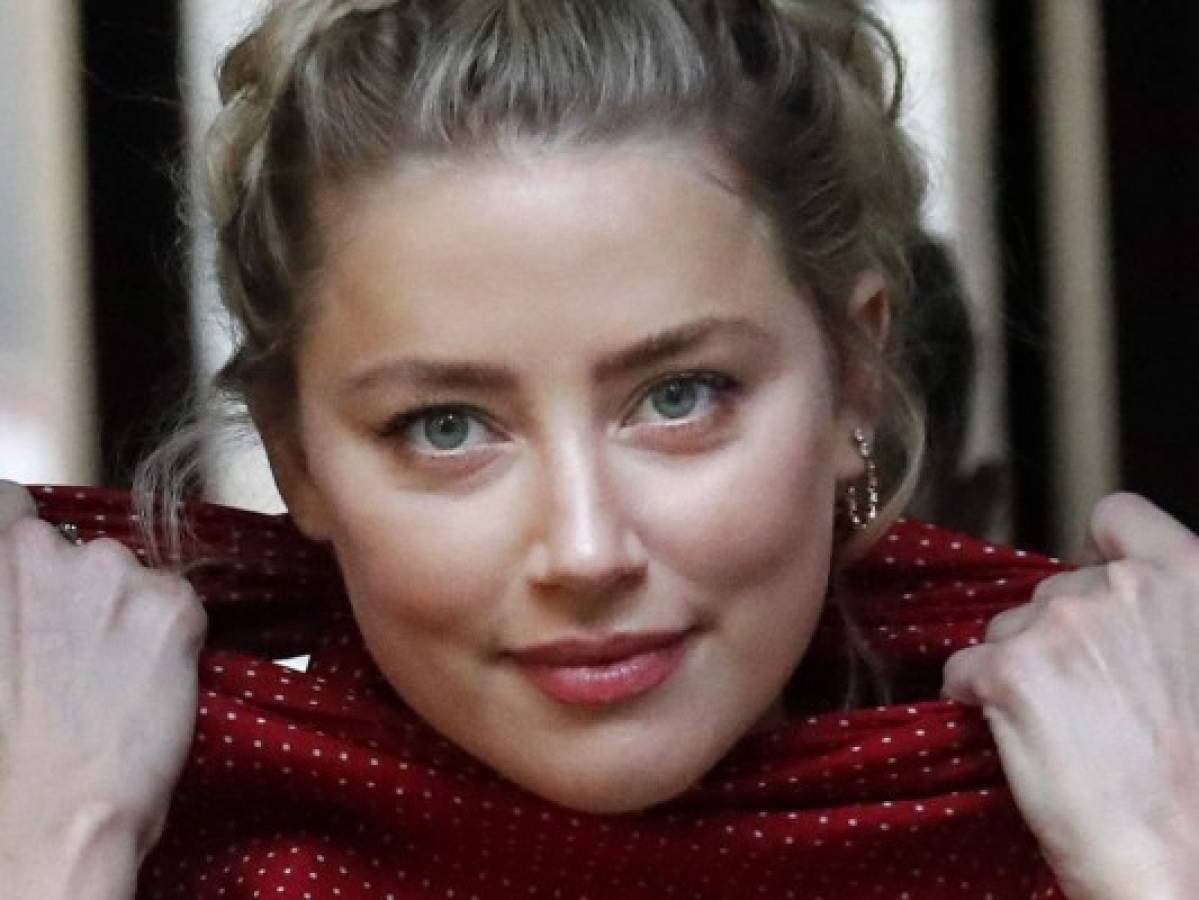 Amber Heard acusa a Depp de arrojar botellas como 'granadas'