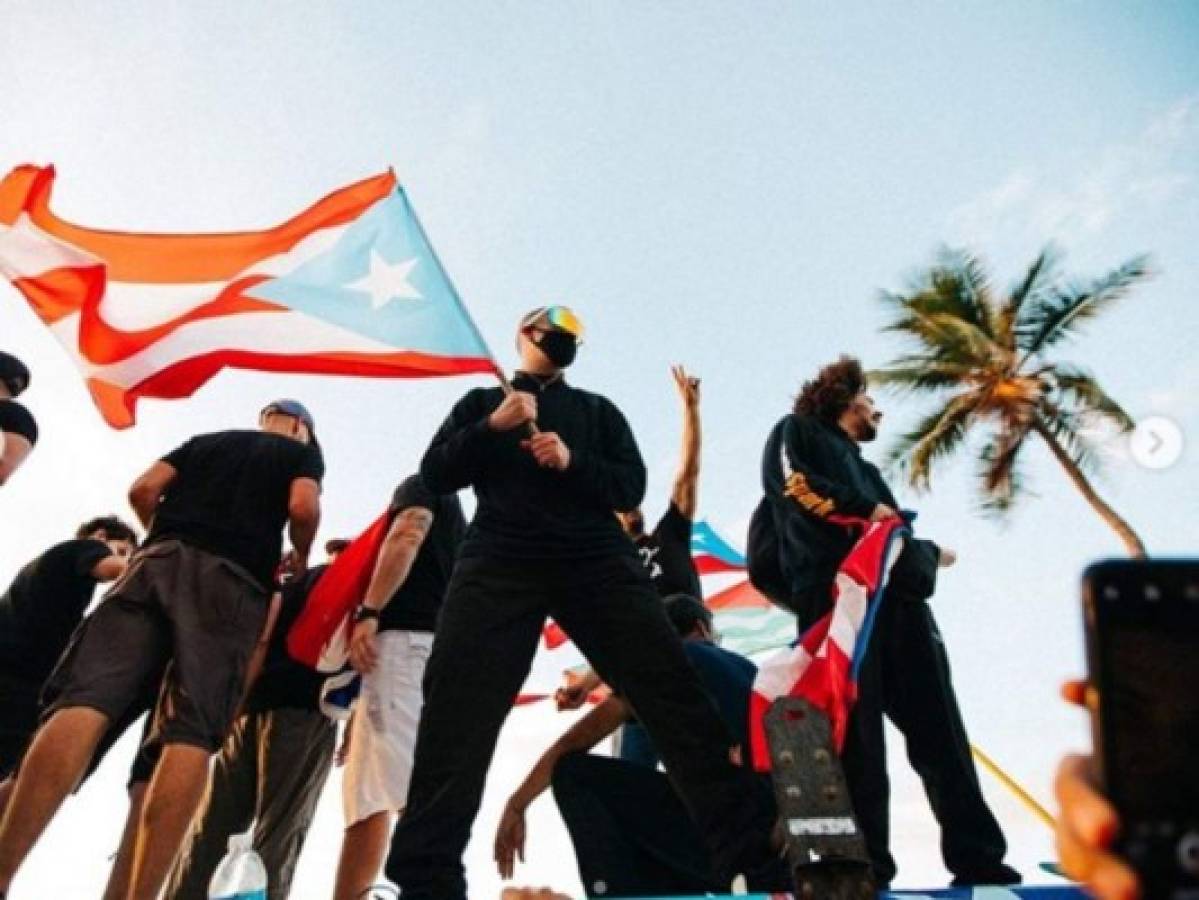Bad Bunny lidera protestas contra Ricardo Rosselló en Puerto Rico y lo llama 'escoria'
