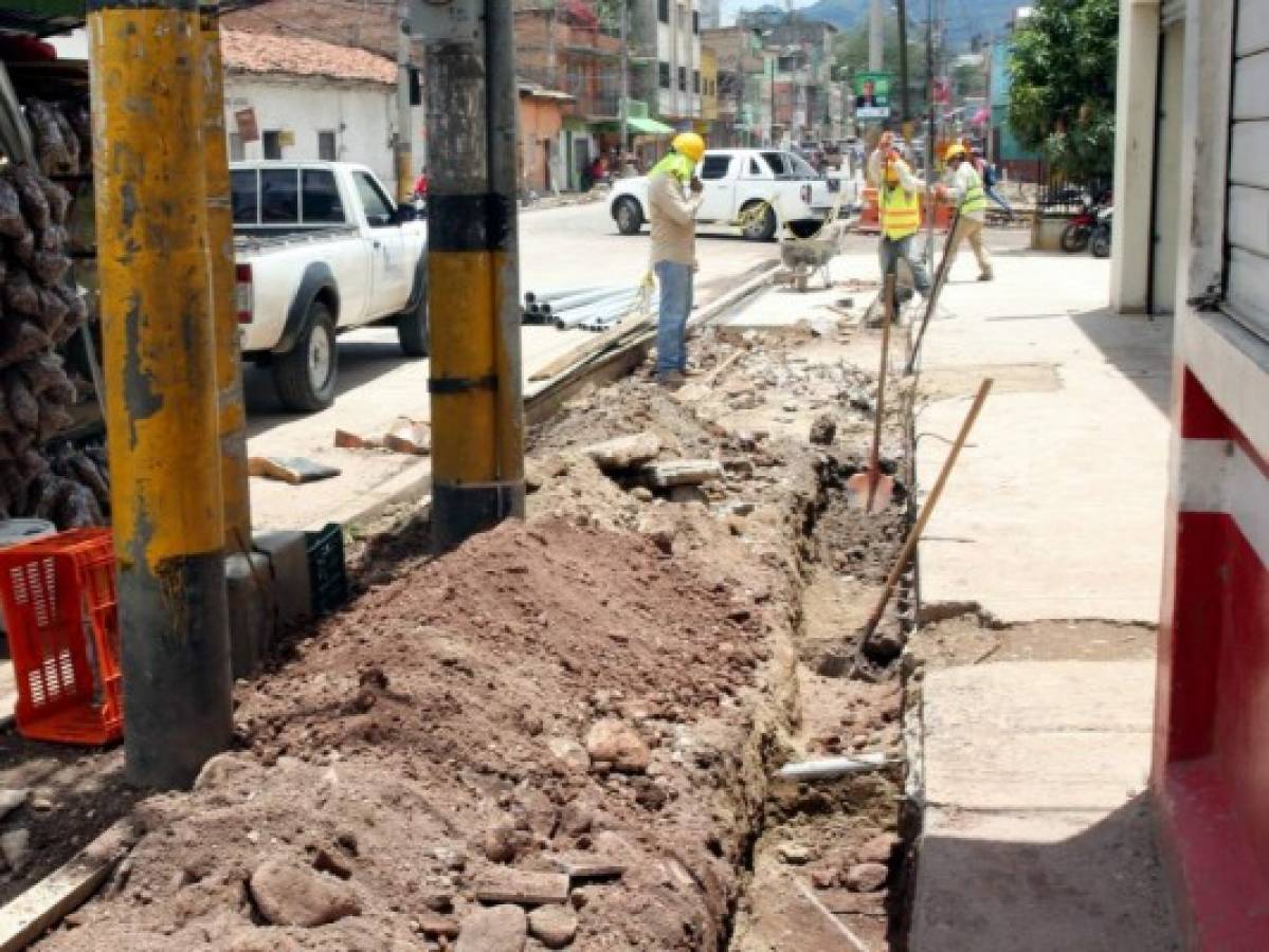 Avanza soterrado de cables en la avenida Gutenberg de Tegucigalpa