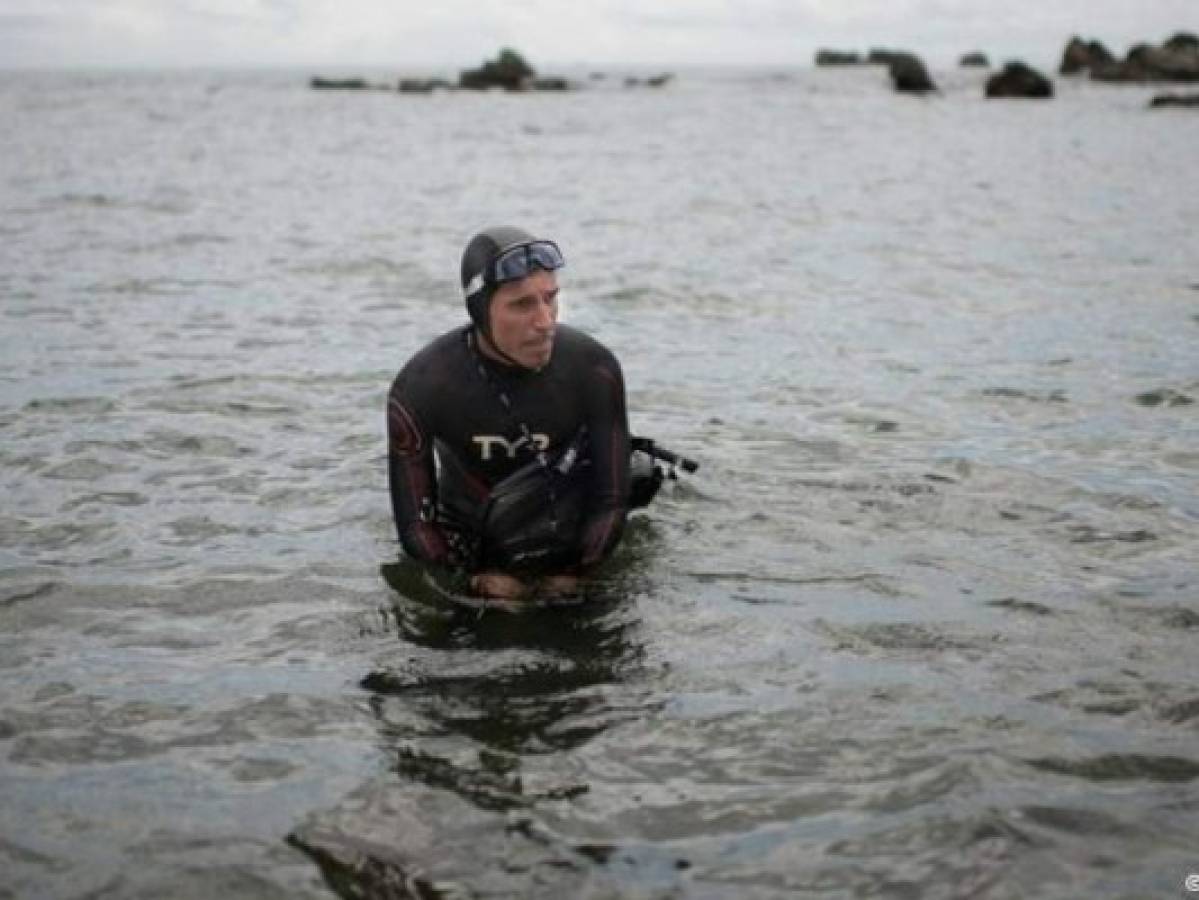 Un francés busca cruzar nadando el océano Pacífico, desde Japón hasta Estados Unidos