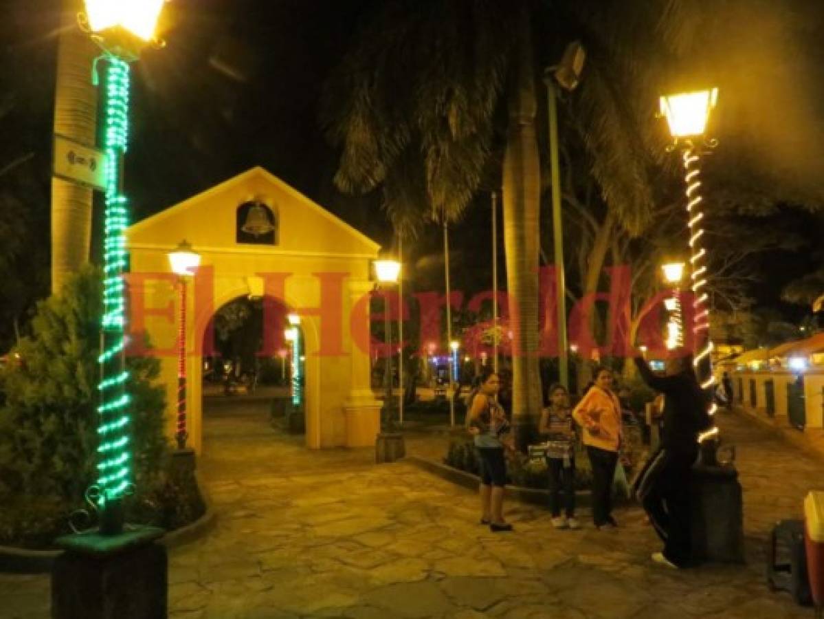 Con el encendido del Paseo Navideño inicia la feria de Comayagua