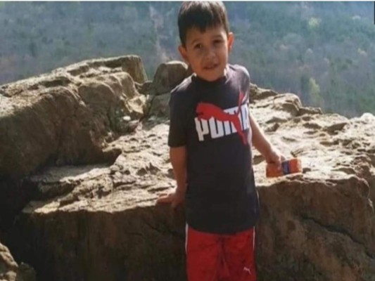 Niño muere en accidente provocado por una carrera ilegal en California, Estados Unidos