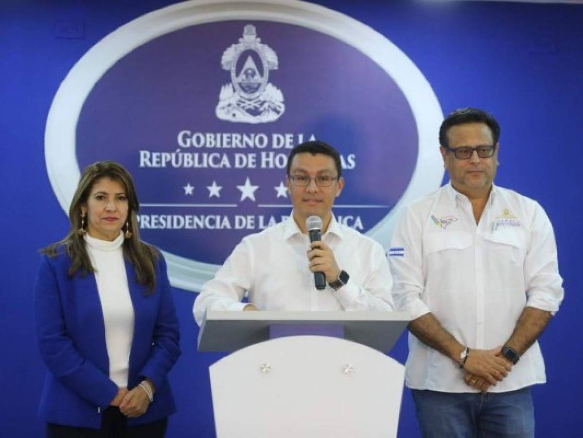 Con nuevo decreto, gobierno de Honduras prohíbe despidos masivos de maestros y médicos