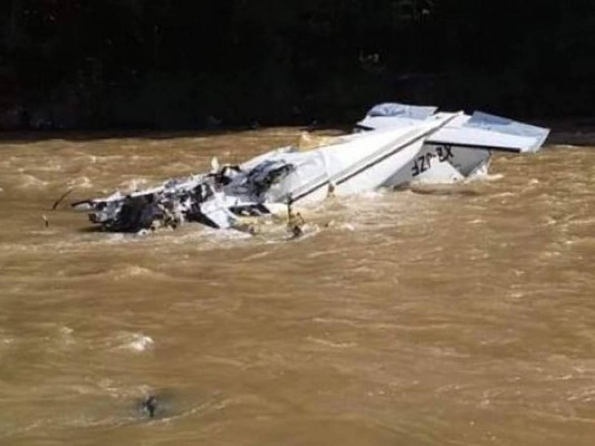 México: Cinco muertos deja desplome de avioneta en Michoacán