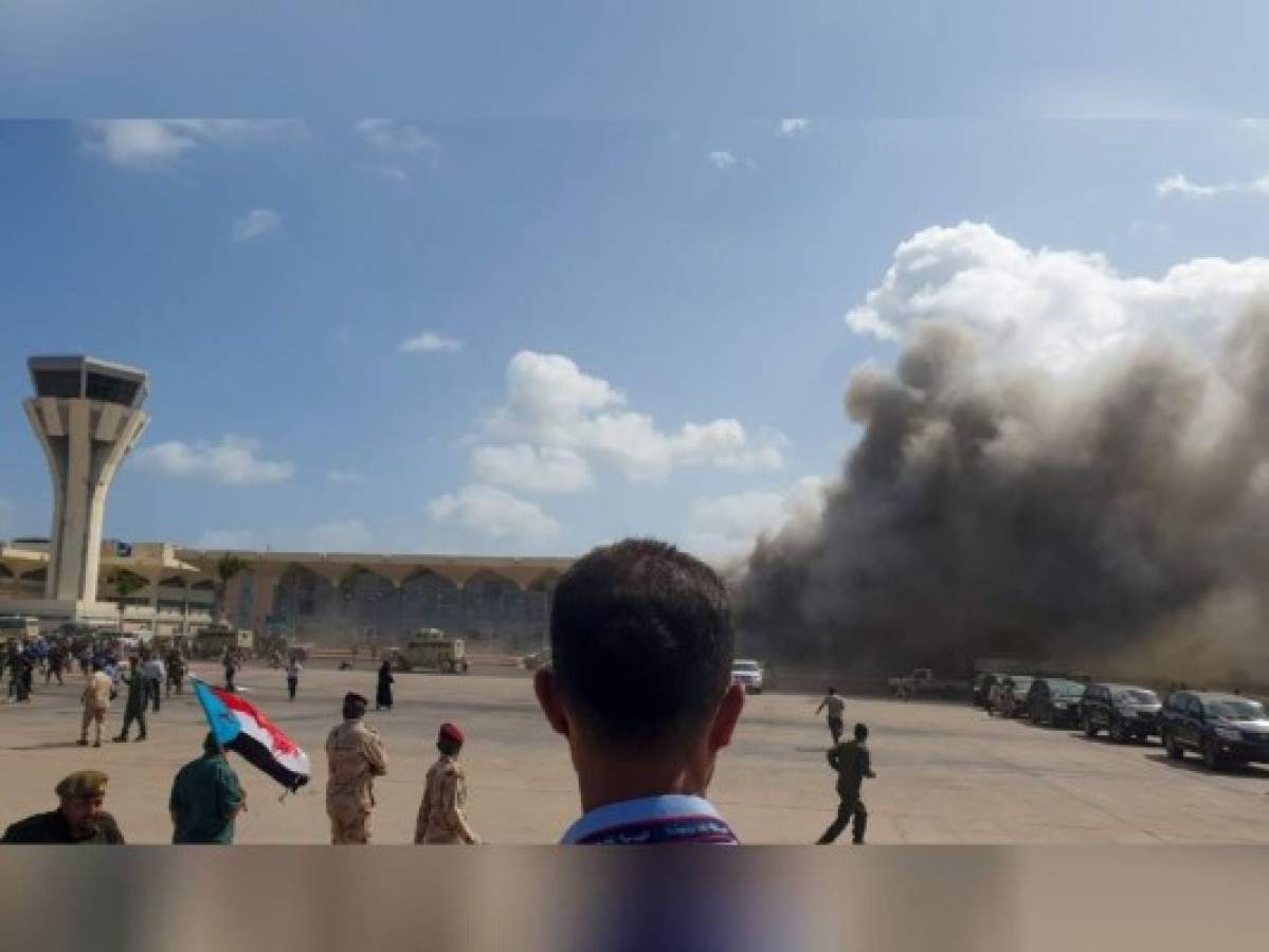 Al menos 10 muertos y decenas de heridos en explosiones en aeropuerto de Yemen
