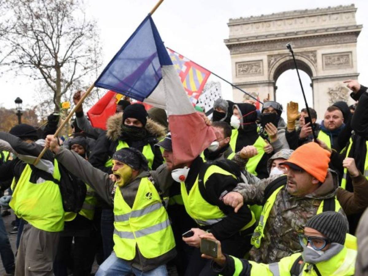 Más de 4,500 detenidos en Francia tras 23 días de protesta de los 'chalecos amarillos'
