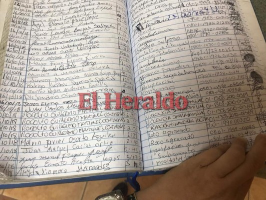 En el libro consta la fecha y hora en que llegó a firmar.