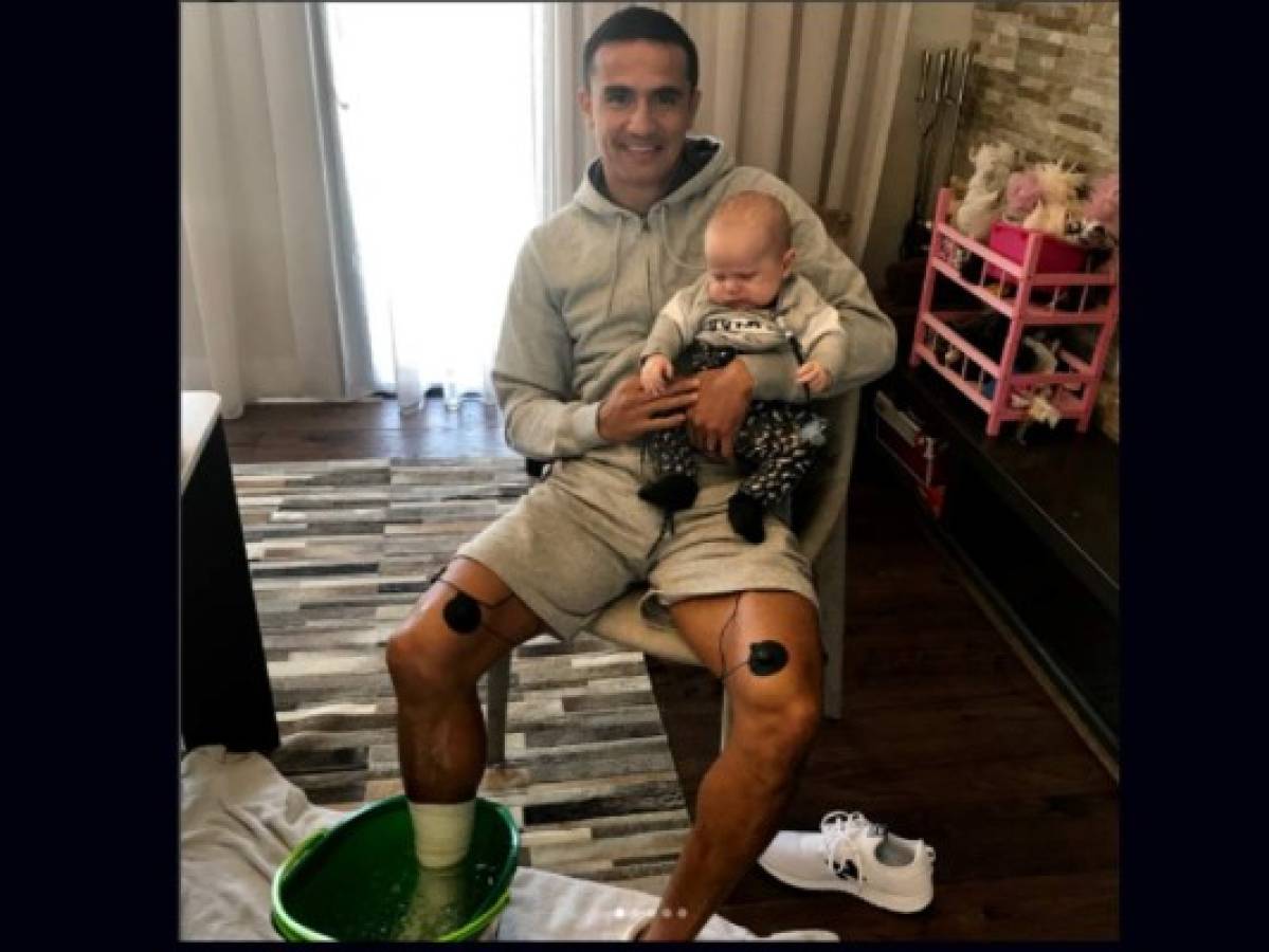 Tim Cahill viaja a Honduras con hielo en los tobillos