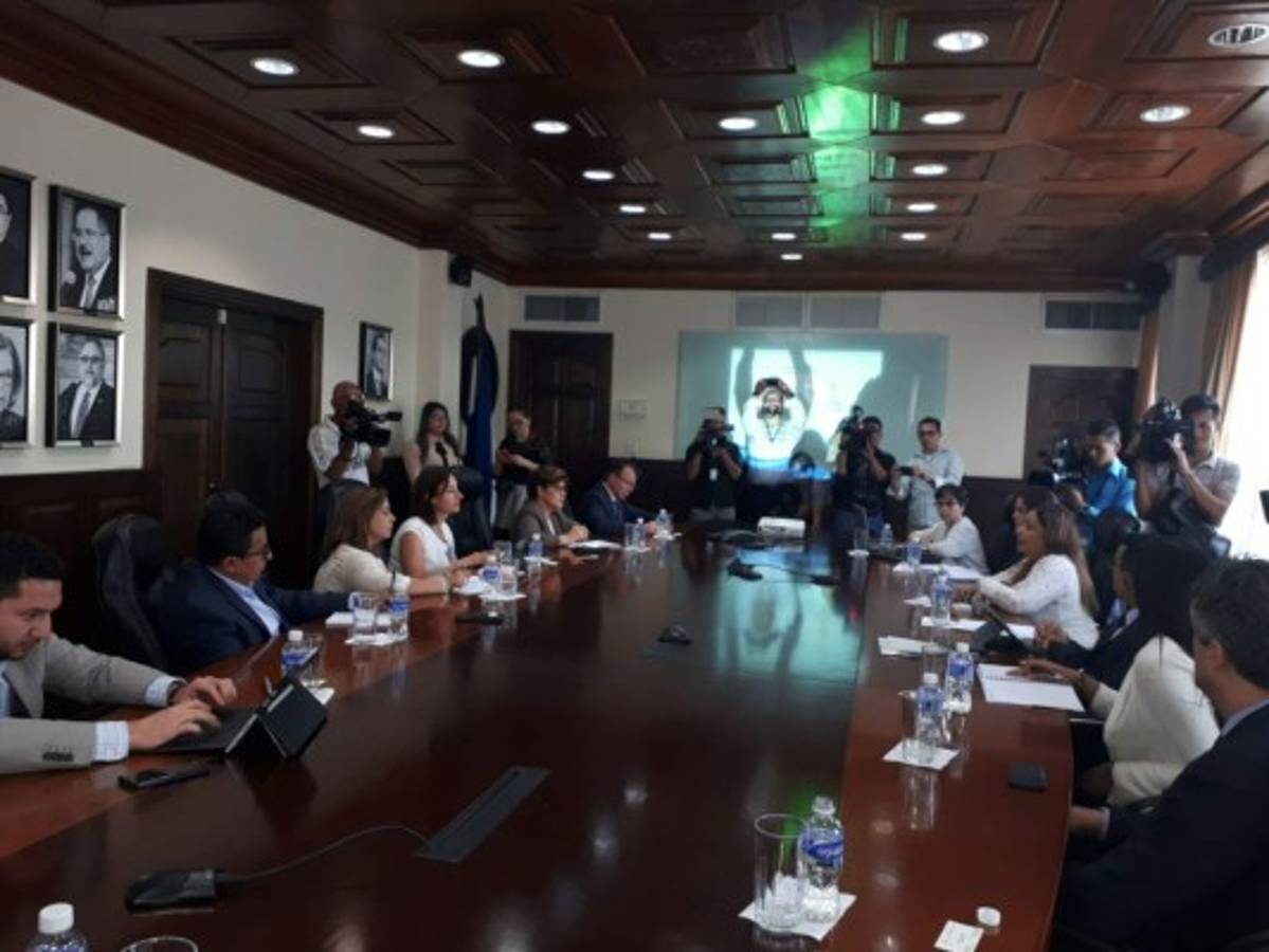 Cooperantes conocen plan para certificar a las ONG