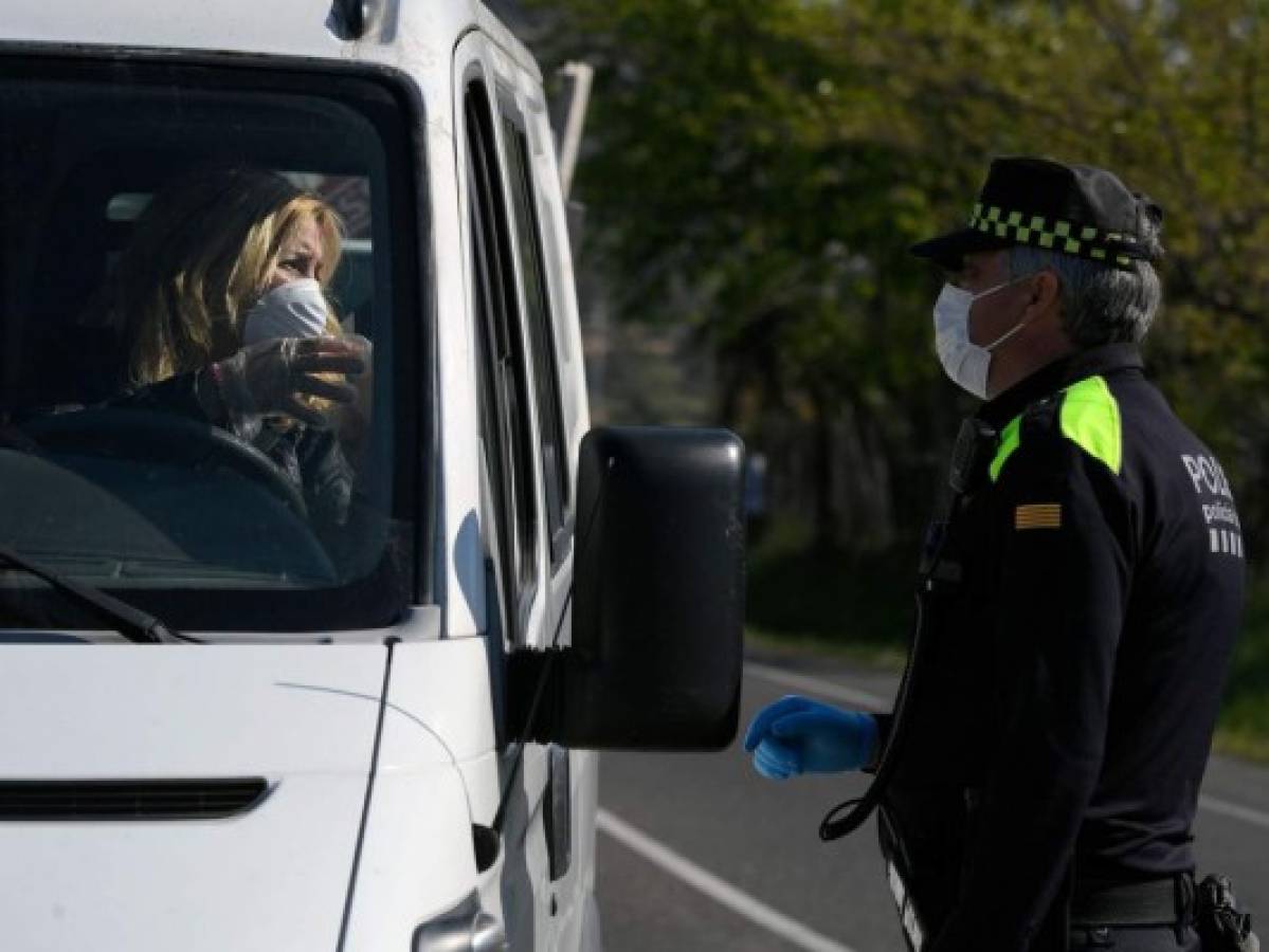 España supera los 15 mil muertos mientras aumenta crispación política