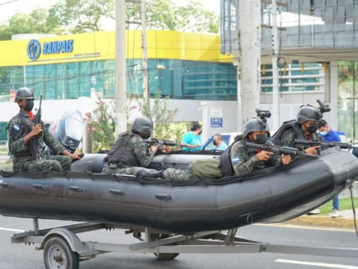 Sampedranos realizan un desfile cívico para conmemorar el Bicentenario